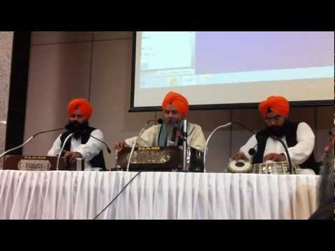 Dr. Gurnam Singhji shabad @ Dixie Gurudwara Mississauga 18th January 2012 (Part 3)