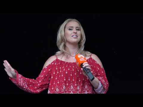 Peggy Mays op de jaarmarkt in Groesbeek 26-07-2016