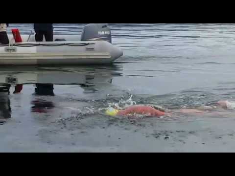 Cruce a nado y sin protección del Canal Beagle en condiciones invernales