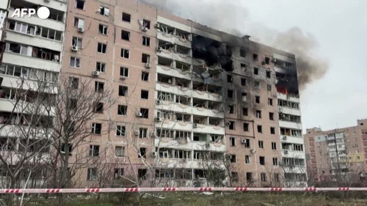 Ucraina, raid aerei russi su Zaporizhzhia: diciannove feriti