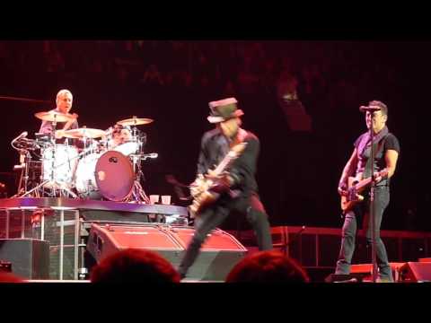 Nils Lofgren solo on Springsteen Because The Night - Barclays 4/23/2016