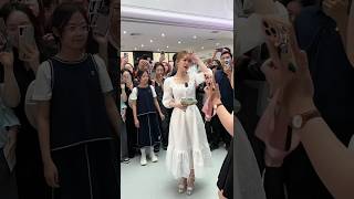 Download lagu 😇🤗Zhao Lusi appeared at Mengniu, and the on-site interaction was so cute #zhaolusi 🥰 mp3