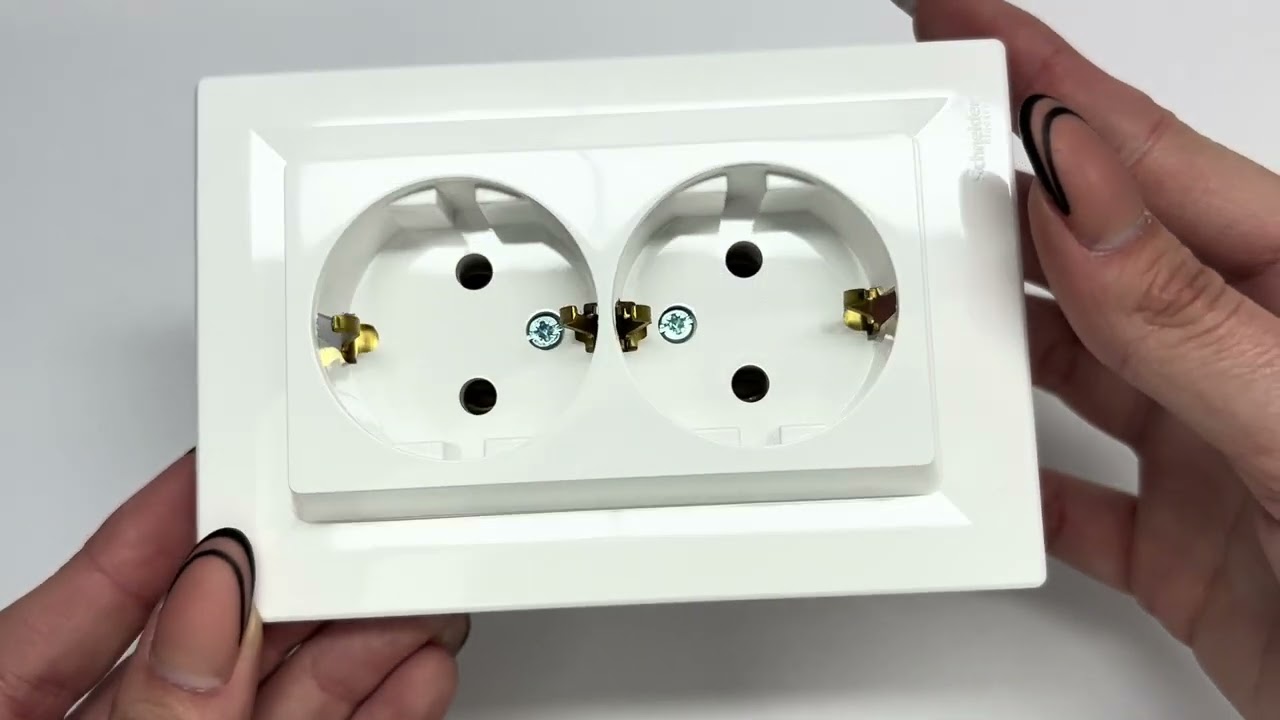 Розетка двойная с/з SCHNEIDER Asfora белая