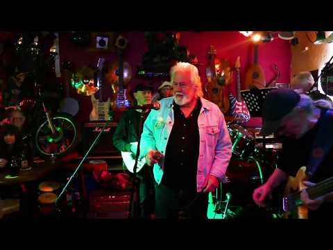 The Bonds mit Special guests