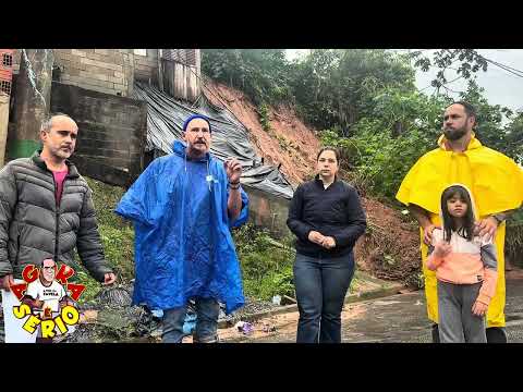 VEREADORES NO LOCAL DO DESLIZAMENTO NA FAVELA DOS BRANCOS EM JUQUITIBA