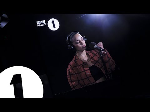 Jorja Smith covers All The Stars by Kendrick Lamar (Live Lounge)