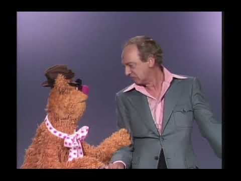 The Muppet Show - 201: Don Knotts - Talk Spot (1977)