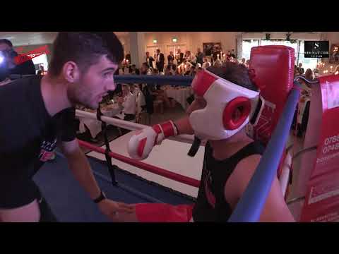 Signature Fit Club – Fight Night – Mike Hodgkiss Vs Mathew Baty