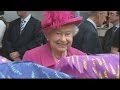 NEW PICTURE: The Queen goes behind the scenes.