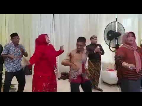 SAlfok vocal Batik merah(my husband),,Tingkah KOCAK Alumni SPG 1989