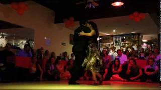 ALEJANDRO BERON Y VERONICA VAZQUEZ EN LA MILONGA 10 (MILONGA)