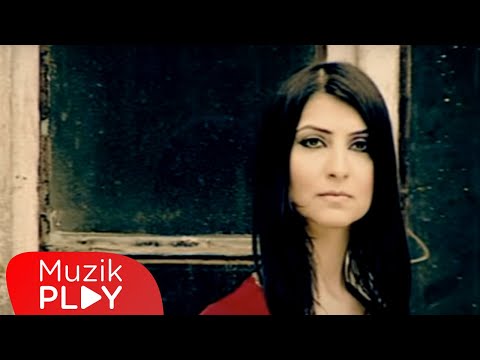 Sibel Pamuk - Ellerini Çekip Benden (Official Video)