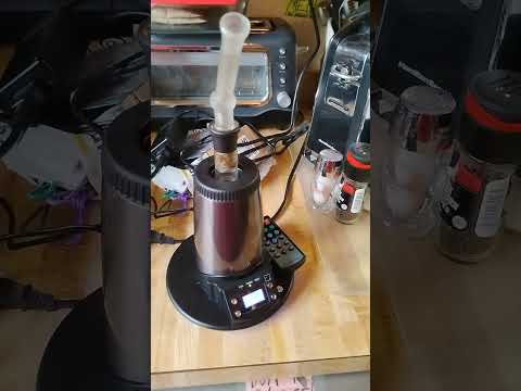 Arizer Extreme Q is a killer tabletop dry herb vaporizer! 3 days in! Heat for at least 15 min B4 use
