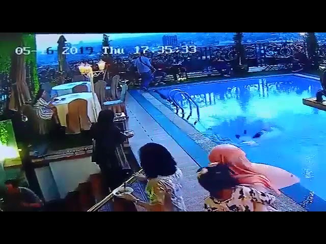 И где же мой столик?