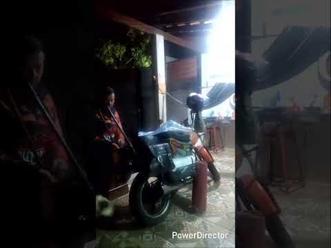 Arrumando a bagagem na moto partiu São Thomé das letras MG