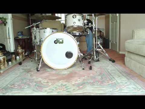 DW Collector's Twisted White Satin Sound test