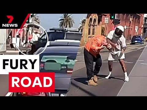 Ute driver comes off second best in wild road rage showdown in Port Melbourne | 7NEWS