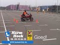 Harm Hoek Averdijk - Lopend achteruit parkeren met de Motor