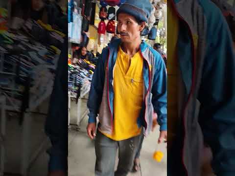 Caminando por la zona del mercado de Quillacollo, Cochabamba, Bolivia