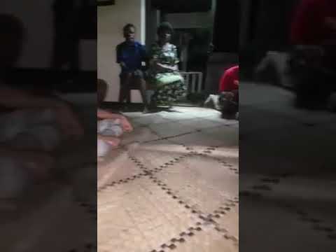 Jisu Na Cina - Ravutu Family Trio