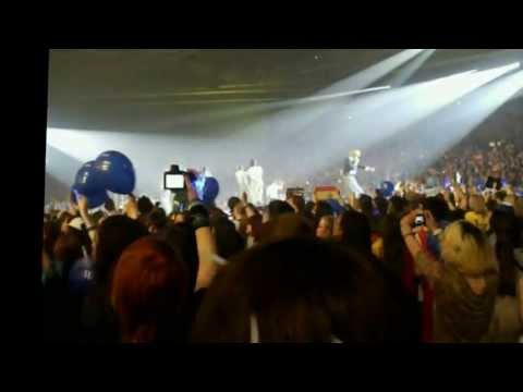 120406 SS4 Paris - Dancing out.avi
