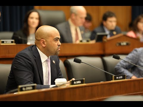 Allred pushes for answers and accountability at 737 Max hearing