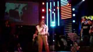 Cristina D'avena al Roxy Bar canta live Il Tulipano Nero