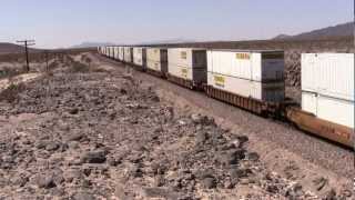 preview picture of video 'BNSF Needles sub - container train - Ash Hill  - #13'