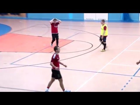 Nocna Liga Halowa: Super gol Kuby Bednarowicza