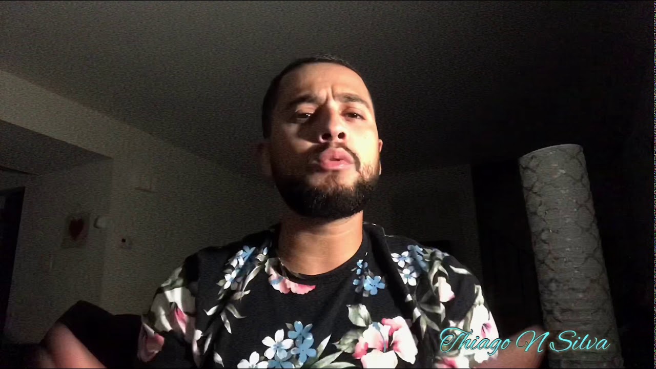 Você nunca sabe a força que tem, até que a sua única alternativa é ser forte...