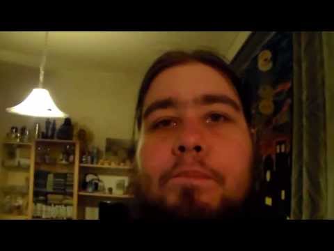 En oo tyytyväinen/oon tyytyväinen