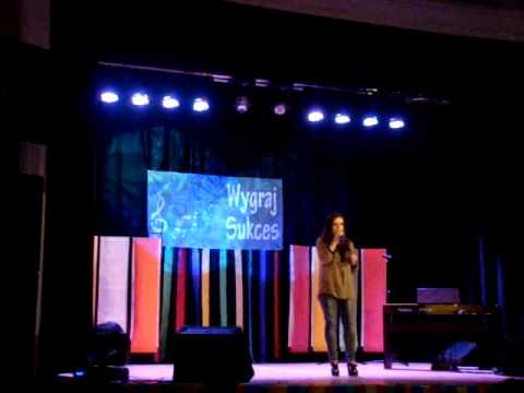 Karolina Nowak - Dziwny jest ten świat