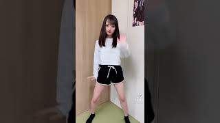 TikTok アイドル太もも