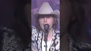 Dwight Yoakam, It Only Hurts When I Cry, Live