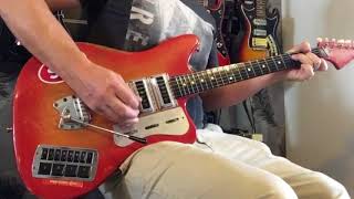 Video thumbnail for Rare 1964 Futurama (Hagstrom) Coronado Automatic guitar through a Futurama Model M-10 amp by Lord Fuzzman