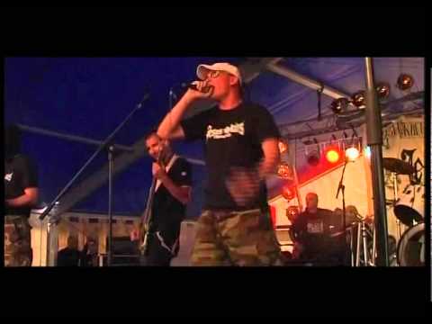 Force Attack 2004 ][ Jesus Skins - Skinheads in der Kirche