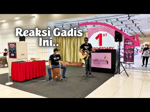 Reaksi gadis ini bila dengar lagu hindustan dari Rudy Aqsara