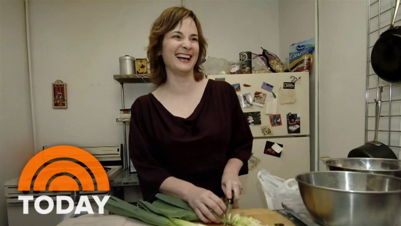 Julie Powell, Writer Known For ‘Julie And Julia,’ Dies At 49