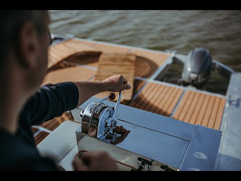 HT Catamarans - The world's first dual-control Houseboat