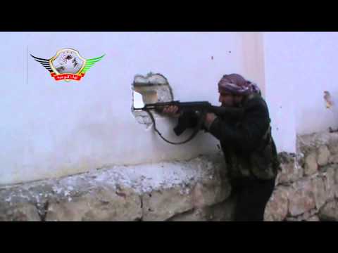 اشتباكات بين مقاتلي لواء التوحيد وقوات النظام أثناء مجريات معركة السيطرة على اللواء 80 في ريف حلب