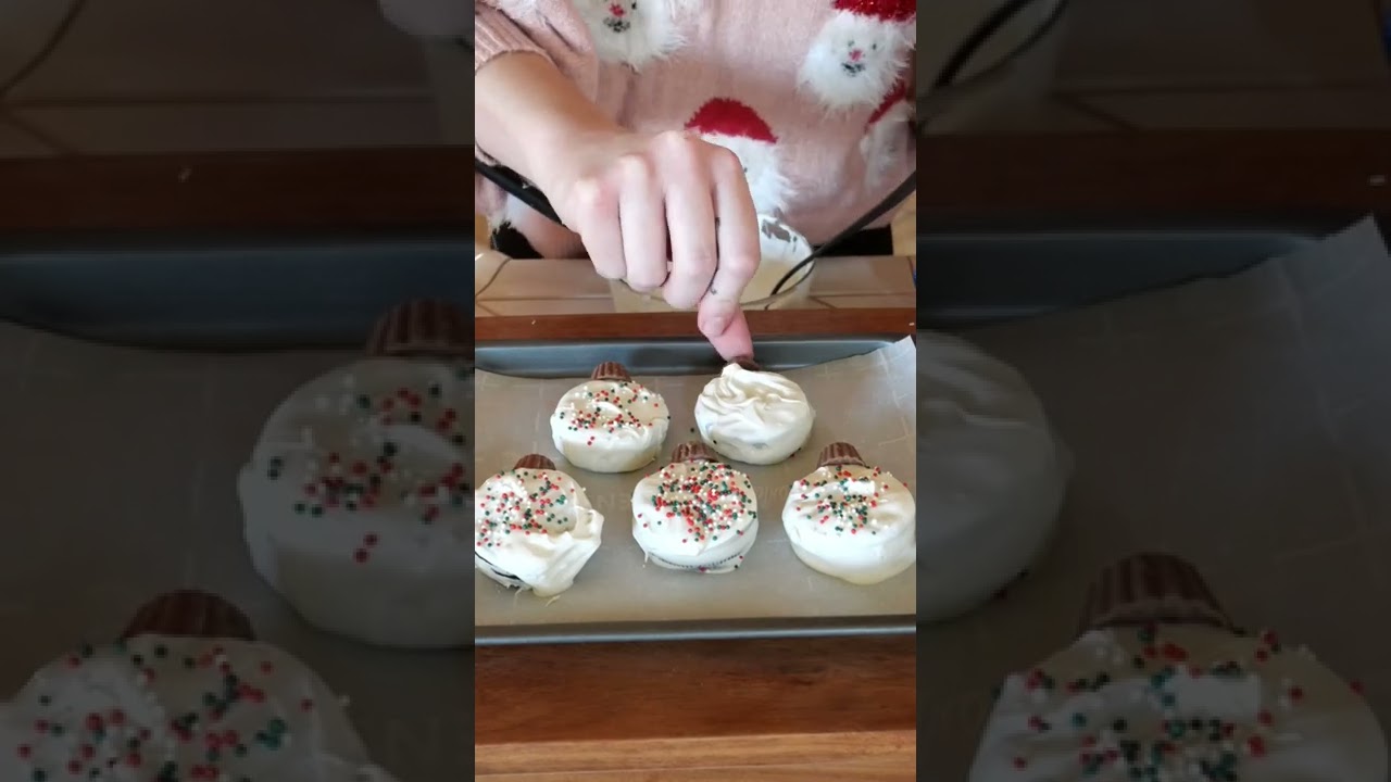 Oreo Ornaments - EASY Holiday Baking