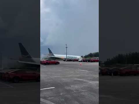 Video shows Amazon cargo plane overrunning a Miami runway