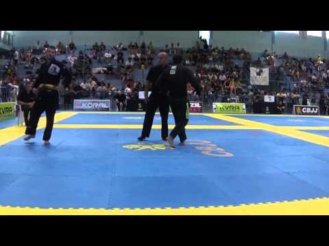 Luciano  Bernert X Andres Perez - Sul-Brasileiro de Jiu-Jitsu 2016 - Final