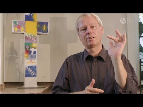 Gebärdensprache: Einfach erklärt — was ist die Taufe?