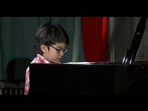 Joey Alexander Trio in Copenhagen 2014 - new synchronized