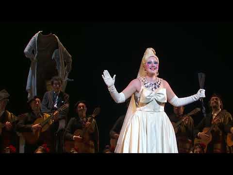 Les oiseaux dans la charmille--Nadine Koutcher