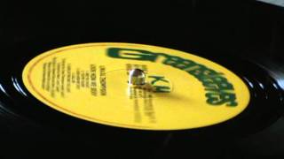 GREENSLEEVES LP GREL 33 Linval Thompson - Look How Me Sexy