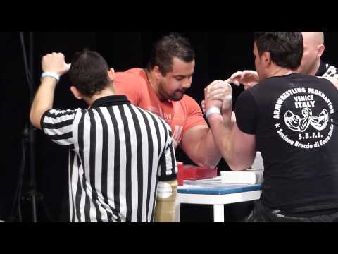 Hans- Peter Fuchs +95 kg left, Senec Hand ( vs. Frank Lamparelli )