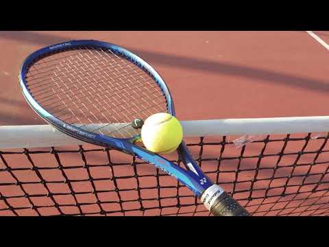 Testing the Yonex Ezone 100l tennis racket
