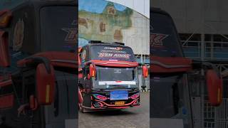 Download lagu Story'WA bus EKA PERSADA KEN AROK mboiss 30 detik mp3